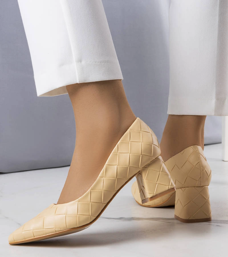 Migne bézs magassarkú cipők