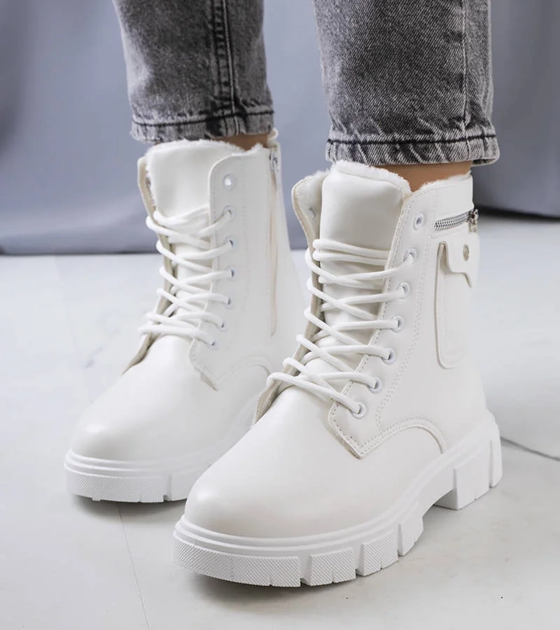 Fehér női trapperek Foris