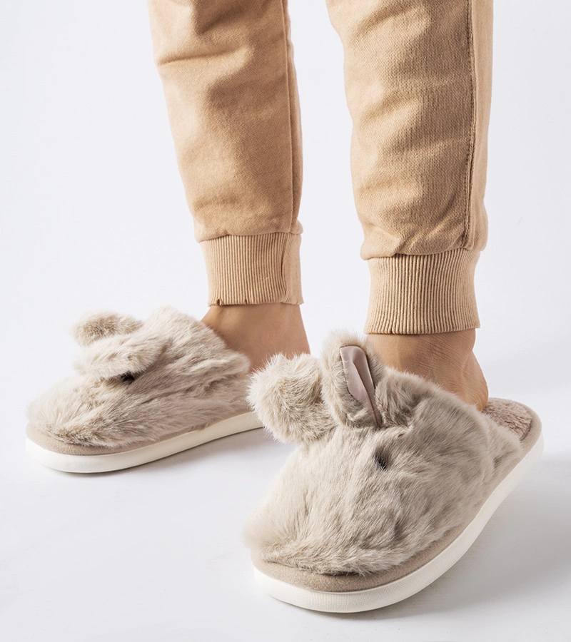 Meleg bézs papucs fülekkel Daniele