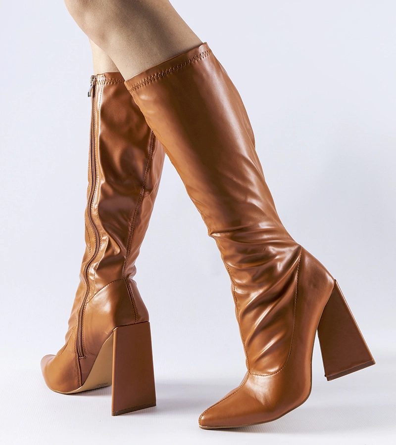 Barna Petrullo magassarkú csizma