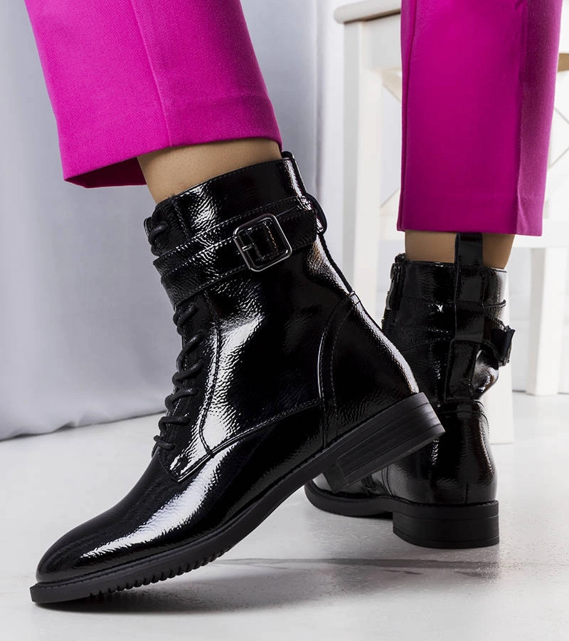 Fekete bélelt, fényesített Pompi bokacsizma