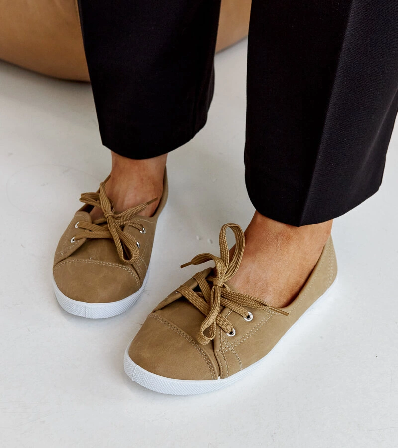 Barna csúska teniszcipő Knudsen eko bőr