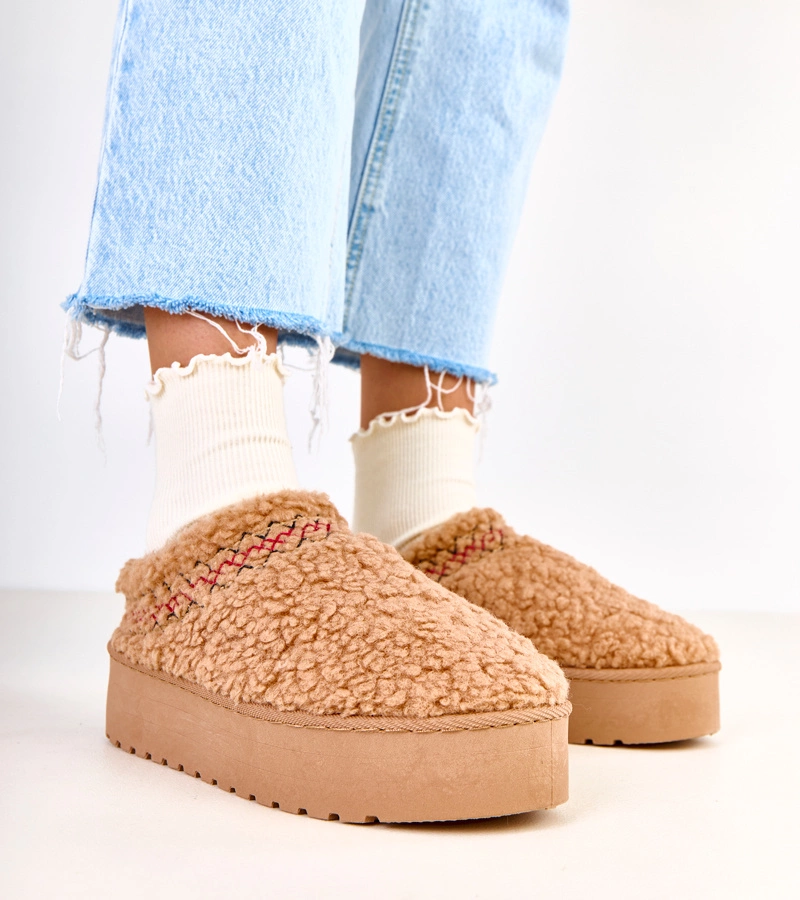 Sötétbézs alacsony platformos hócsizma Royana