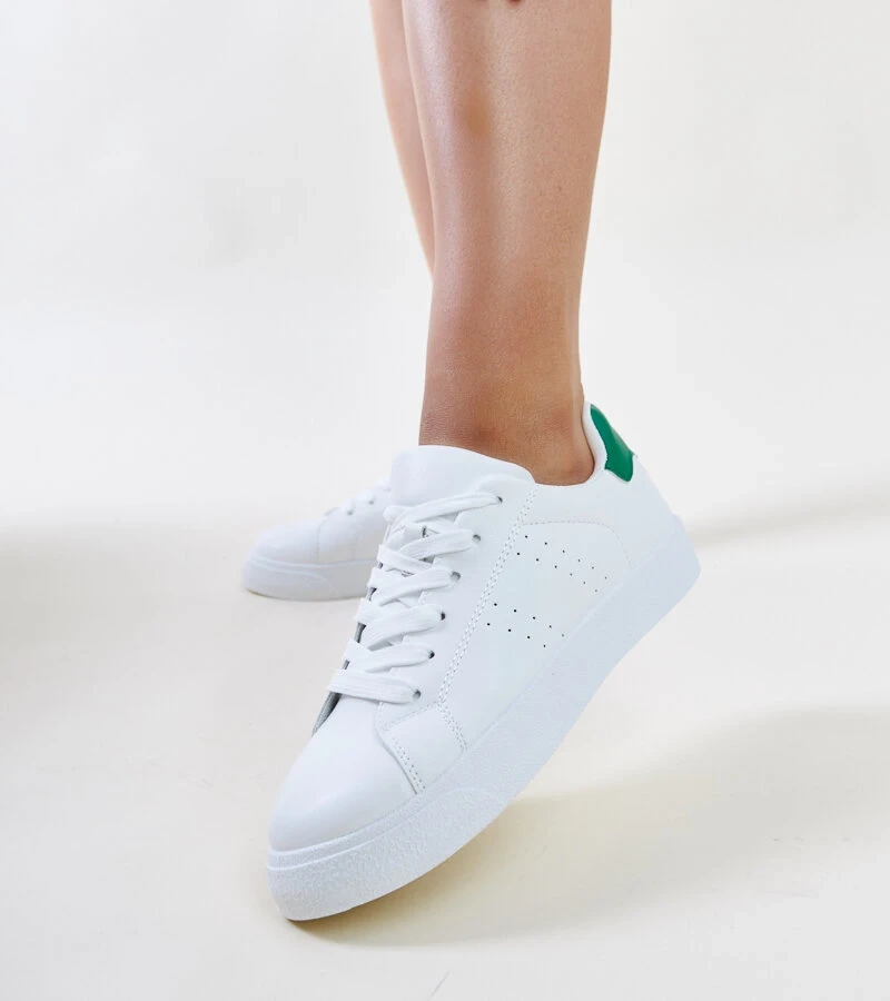 Akila fehér-zöld tornacipők