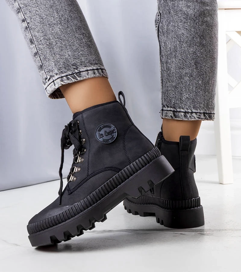 Fekete bélelt csizma LCJ-22-44-1338L Lee Cooper