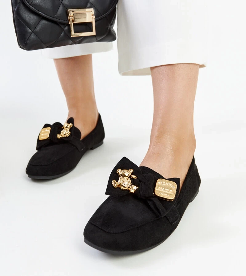 Kibra díszes csatú fekete mokaszinok