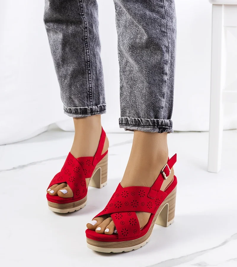 Vörös magassarkú szandál Cutts