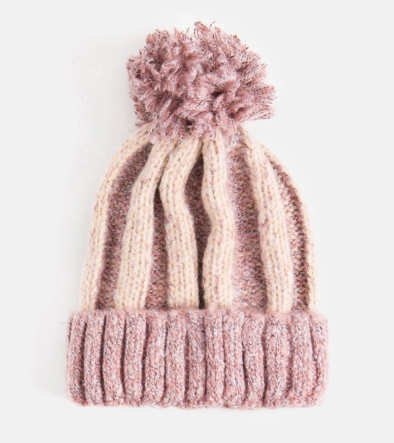 Rózsaszín sapka pomponnal Cormil