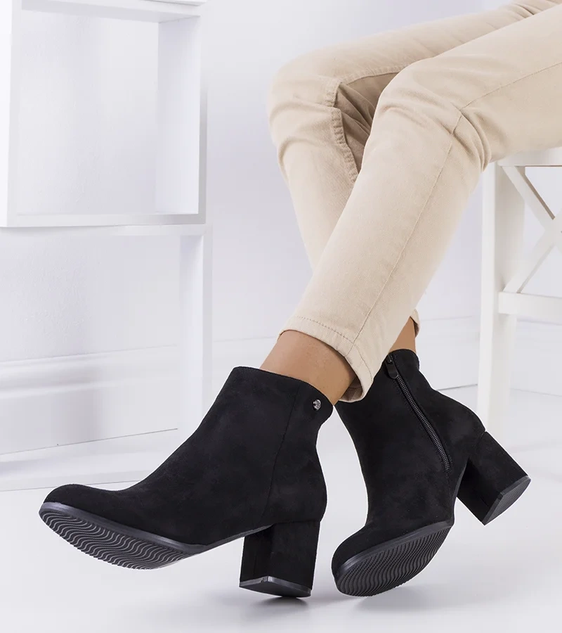 Fekete sarokcipő Durnatel