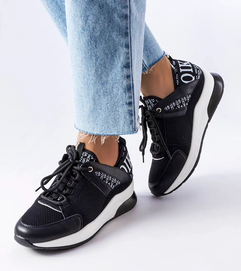 Fekete Vinceza tornacipők