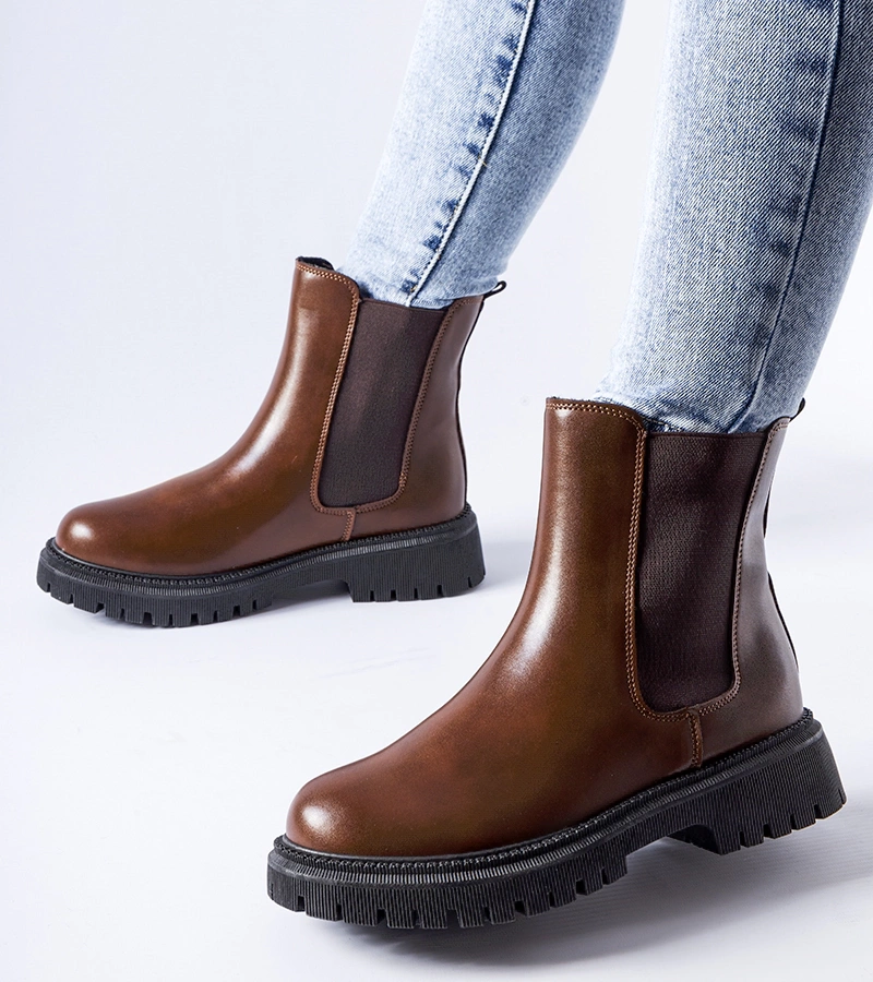 Barna bélelt klasszikus csizma Noas