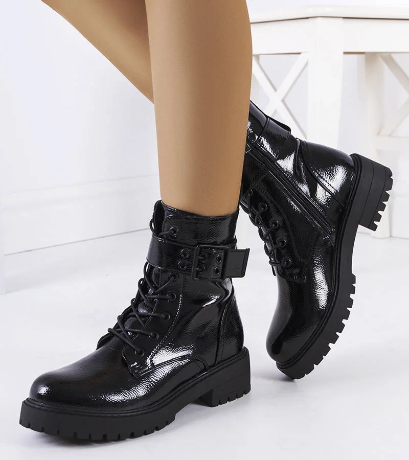 Fekete fényesített trapper Tarrin