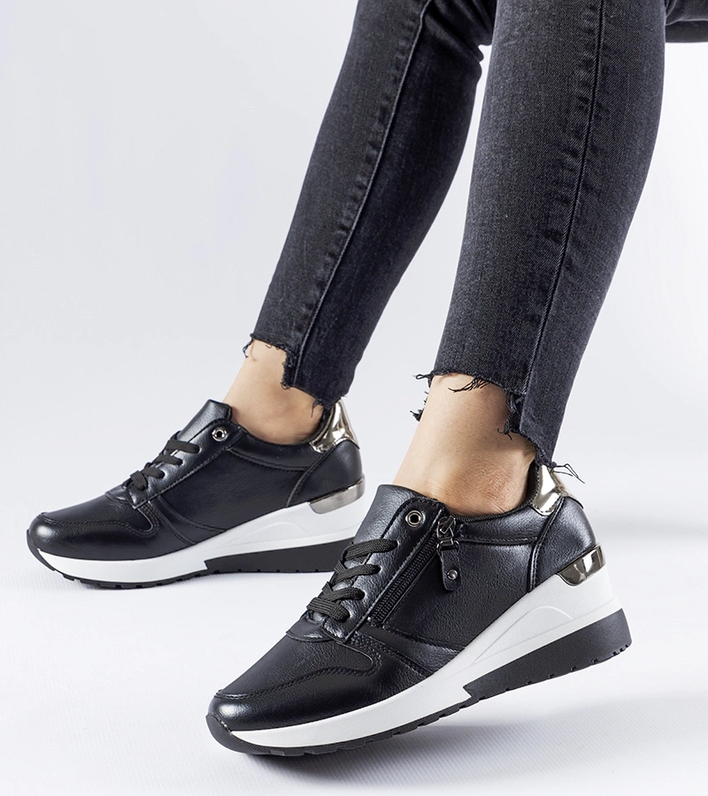 Marietta cipzárral díszített fekete sneakerek