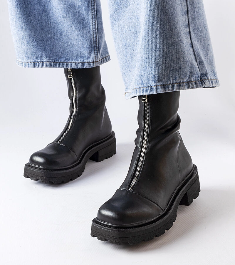 Fekete masszív bokacsizma Scura