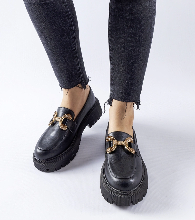 Strasszos Uzzone fekete mokaszinok