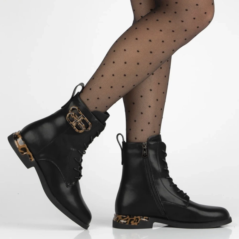 Fekete bokacsizma valódi bőrből, leopárdmintás díszítéssel Ricka