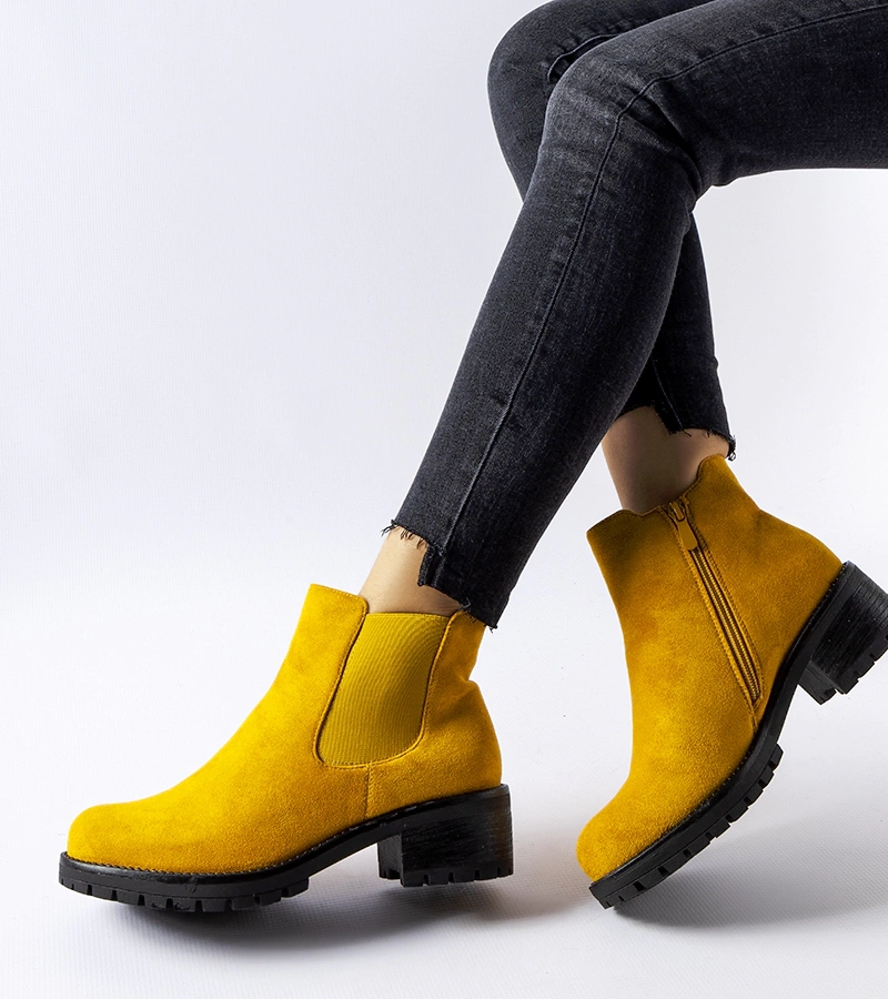 Sárga alacsony sarkú L'Anglais csizma