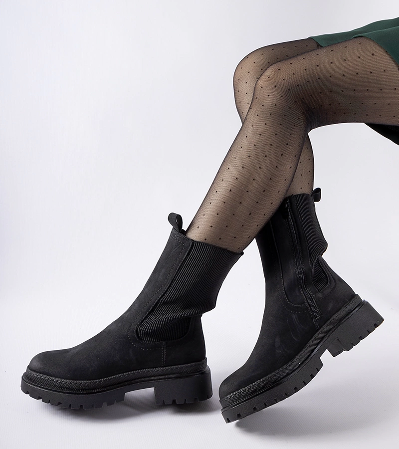 Fekete bélelt magas szárú Bernardo bakancsok