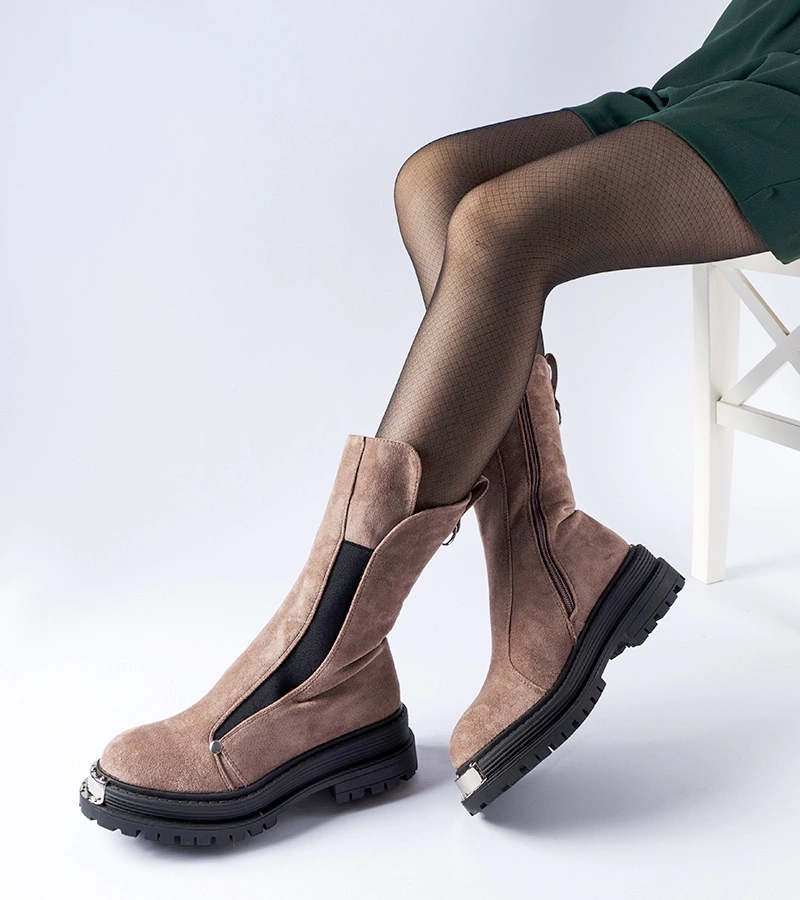 Barna béléses bokacsizma díszes orr Bologna