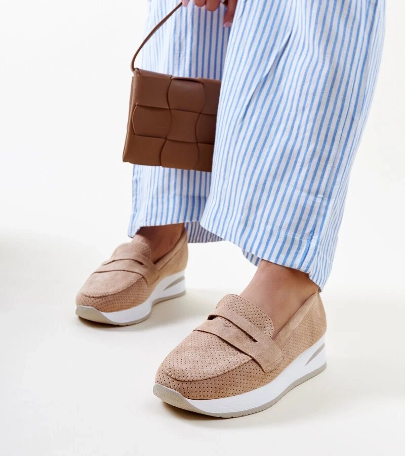 Barna perforált Muna félcipők