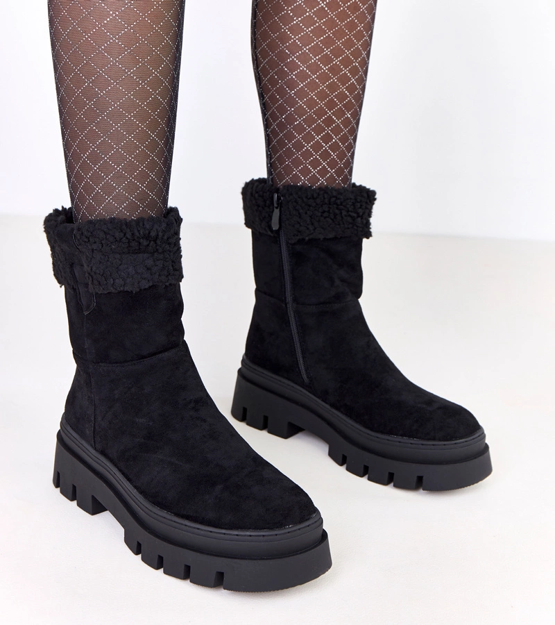 Fekete bakancsok szőrmével masszív talpon Kalerej