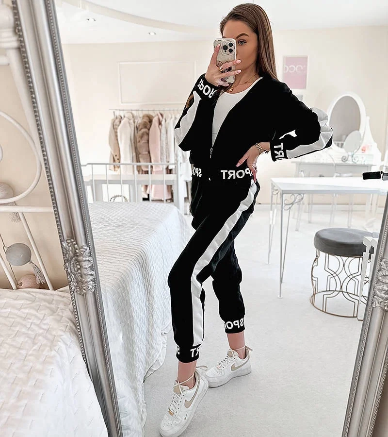 Fekete sportkészlet Kabir csíkkal