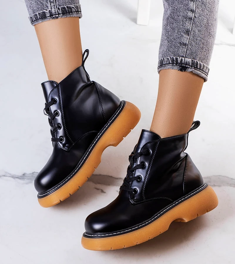 Sárga bélelt csizma Lutero