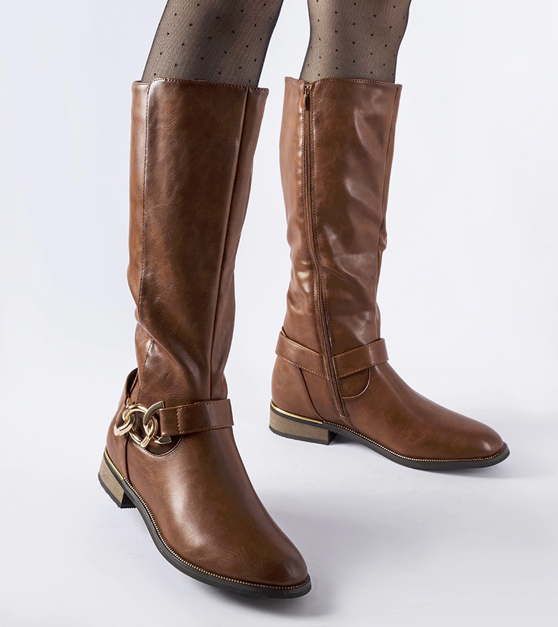 Barna béléses melegített csizma Ortega csattal