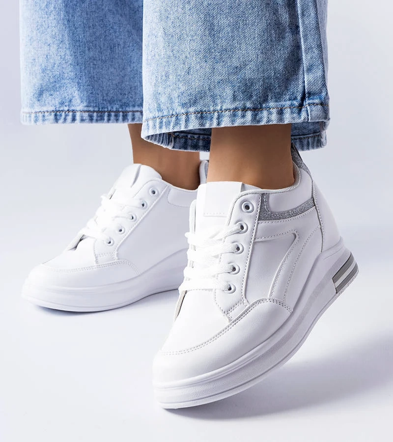 Fehér cipők flitteres betétekkel Bonevil