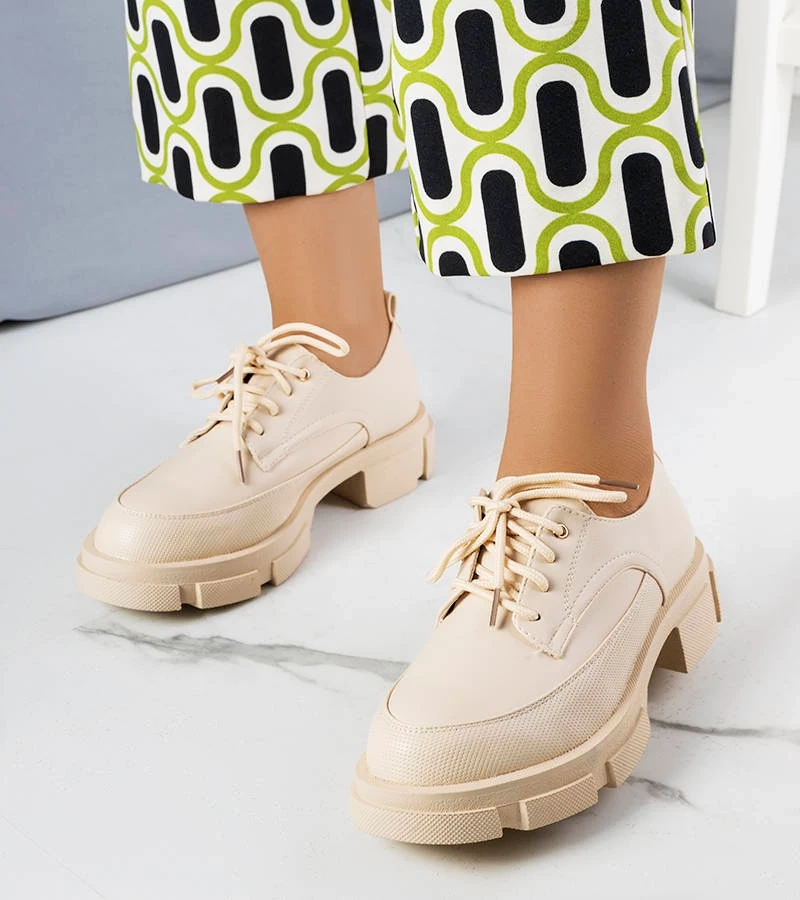 Kay masszív talpú bézs cipők