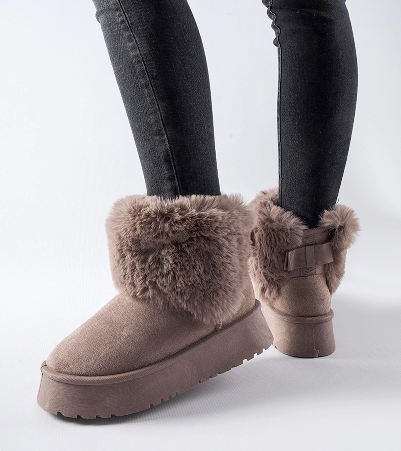 Lila szőrme díszítésű Adelfia hótaposó