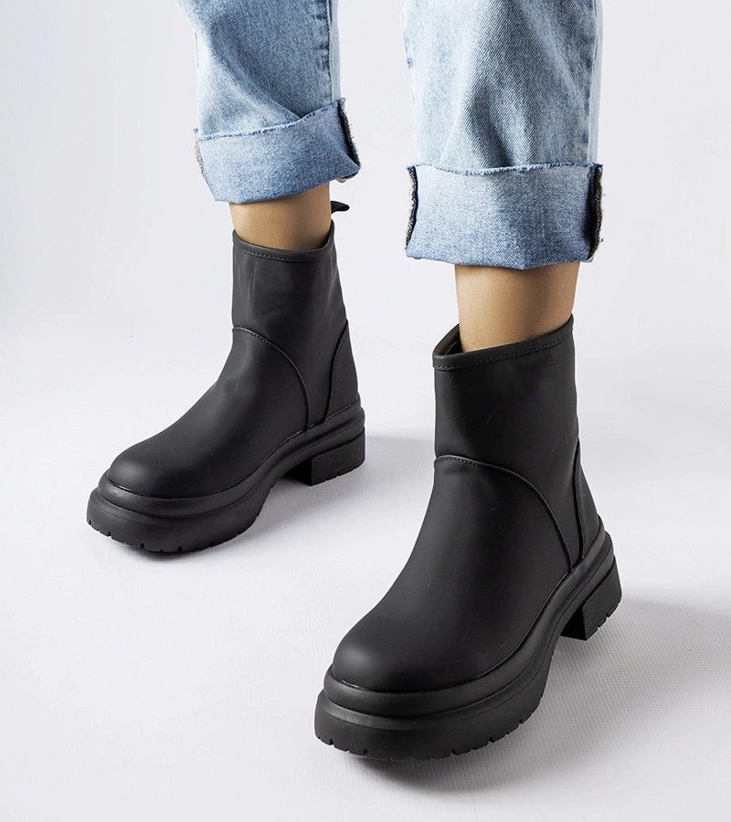 Fekete gumibakancs Clotilde