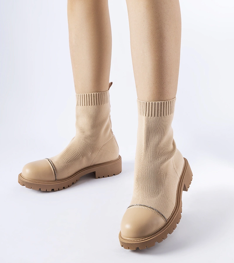 Barna cirkóniás zoknicsizmák Vail.