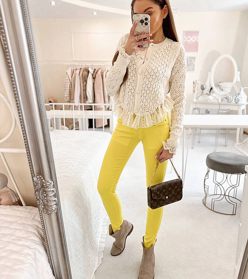 Sárga anyagból készült Boisclair nadrág