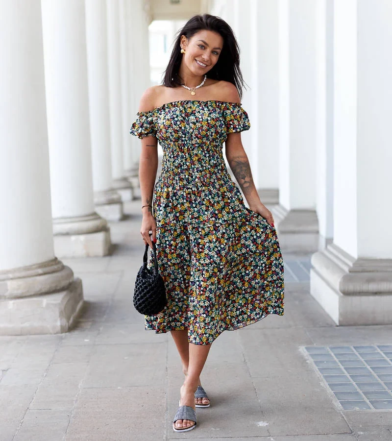 Fekete midi virágos Rosanna ruha