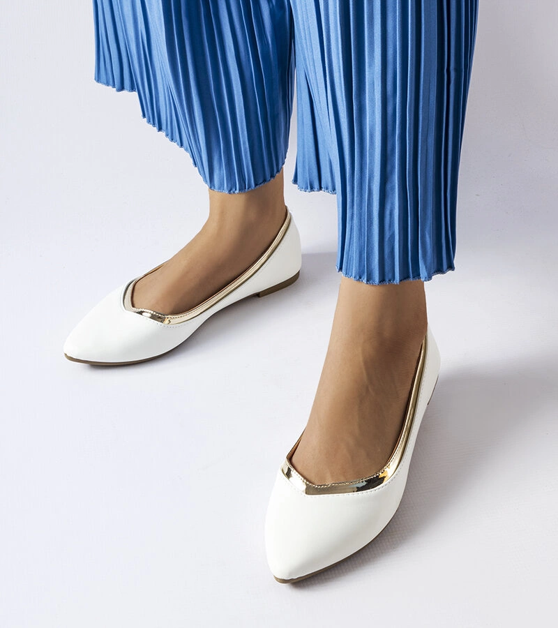 Fehér hegyes orrú balerina cipő Vittorio