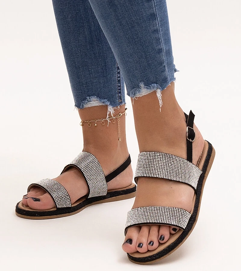 Carvalia cirkóniával díszített fekete szandálok