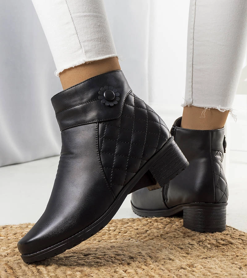 Fekete béléses Larry bokacsizma