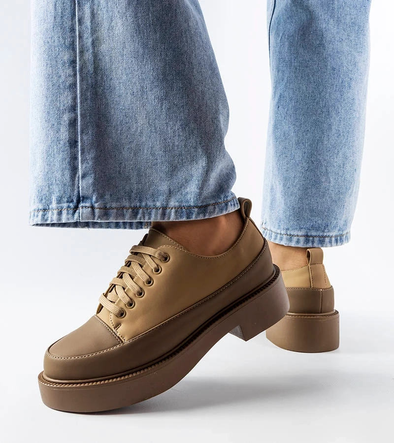 Barna lapos cipők Merico