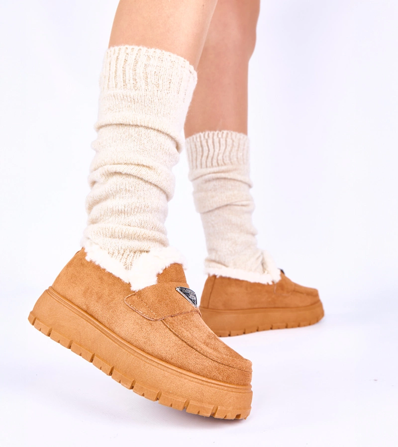 Barna, szőrmével bélelt, vastagtalpú mokaszinok Kirby