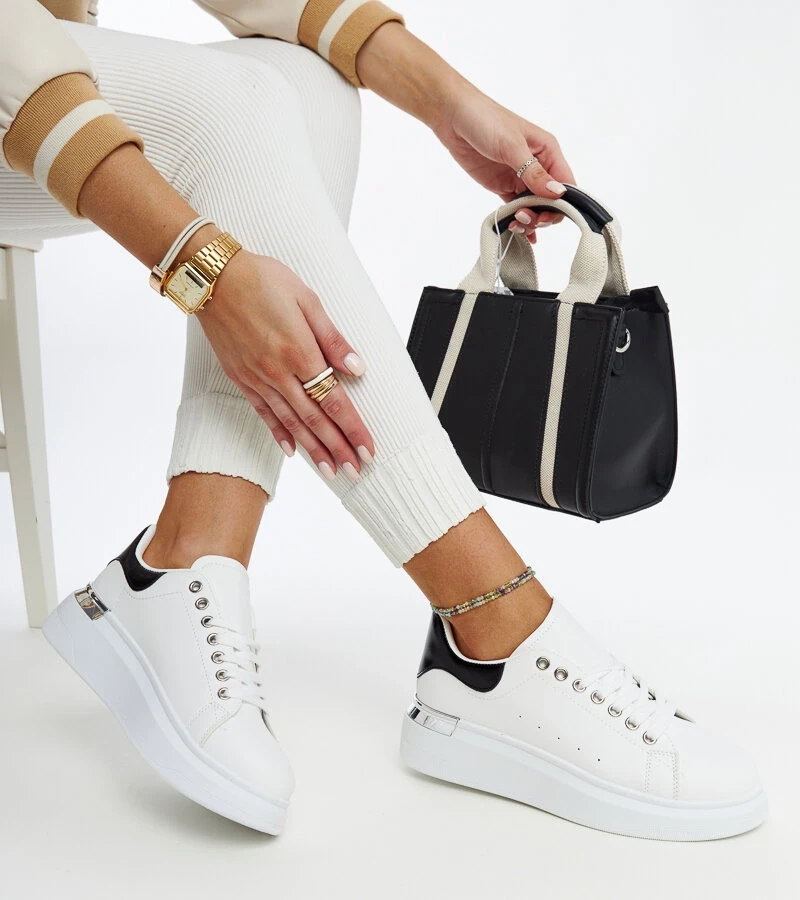 Meriana fehér sportcipő fekete betéttel