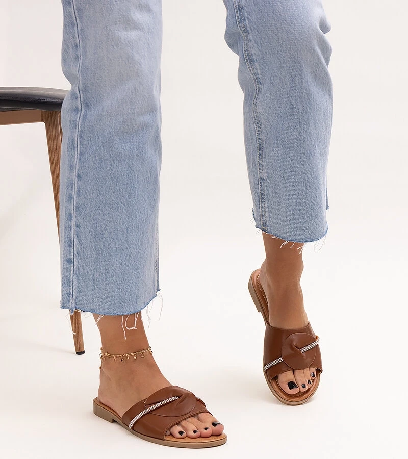 Amari cirkónia csíkkal díszített kapkák