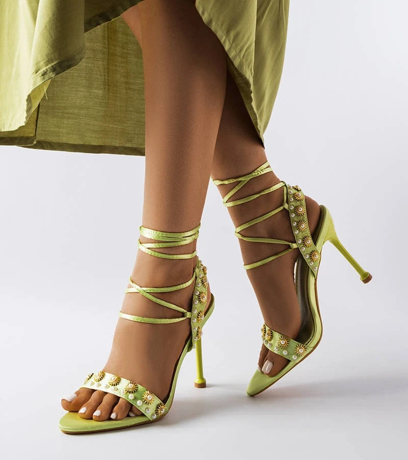 Zöld gyöngyökkel díszített Grange szandál