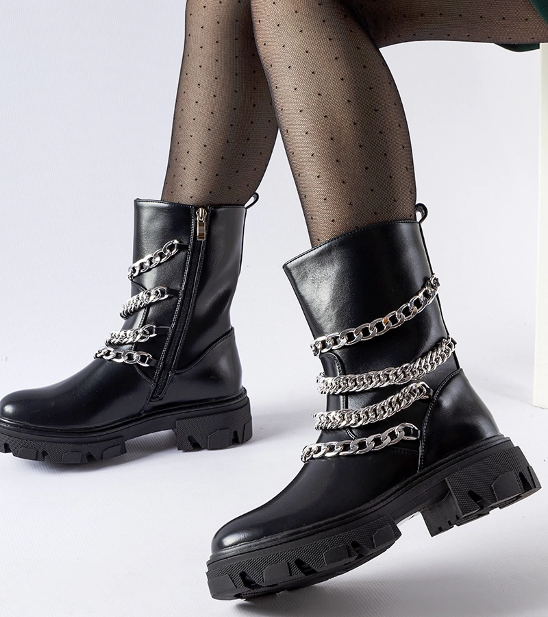 Fekete díszes láncos bokacsizma Bacco