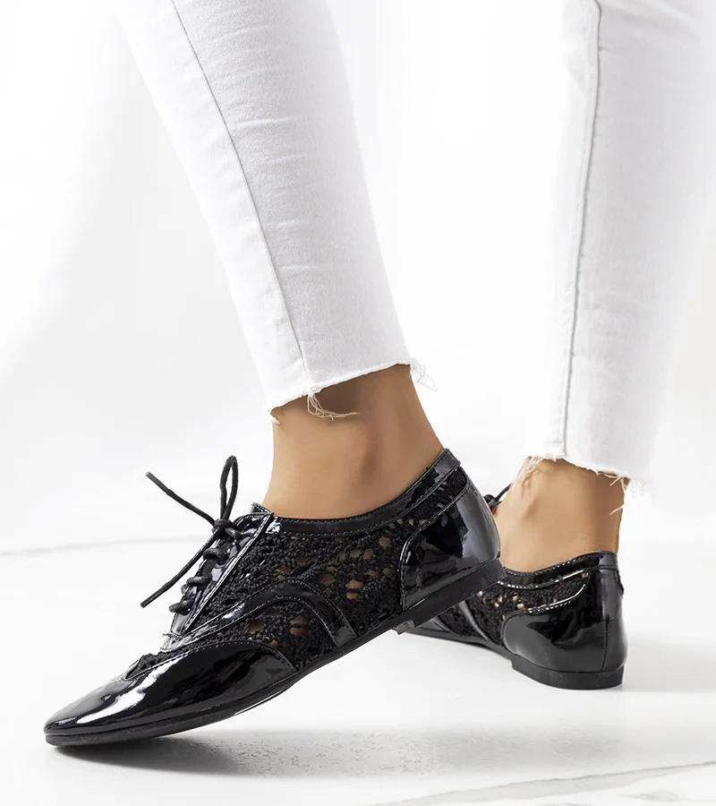 Fekete fényes cipő Brett