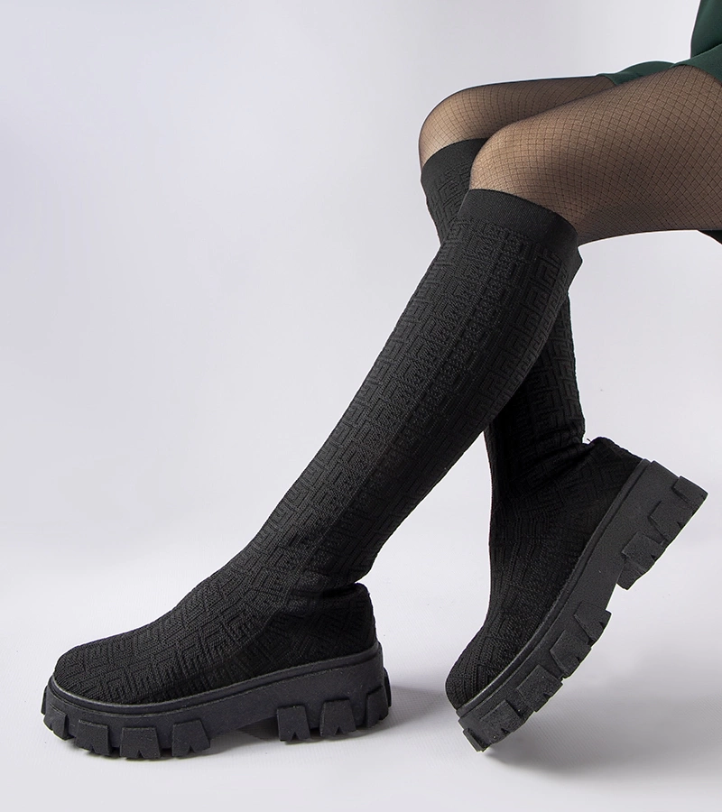 Fekete hosszú zoknis Ausonia túrabakancsok