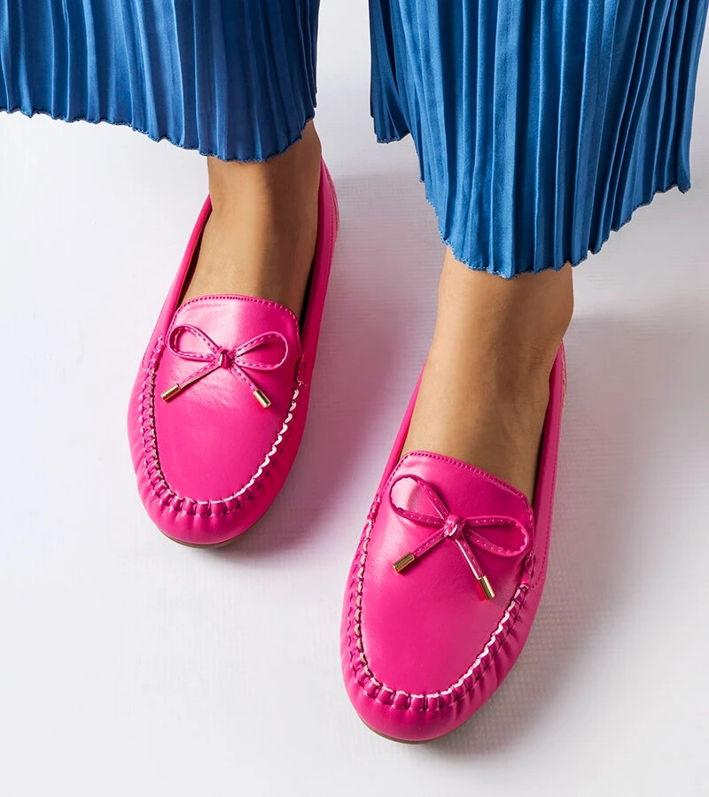 Rózsaszín mokaszin masnival Via Foria