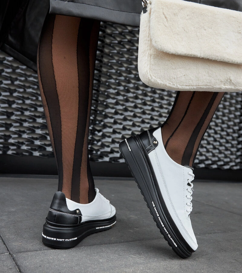 Fekete-fehér bőr cipők magassarkúval Piano