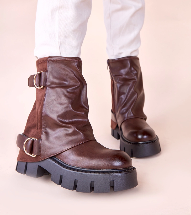 Barna platformos bokacsizma felhajtott szárral Cenda