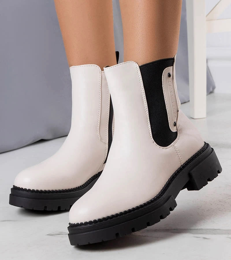 Caron melegített bőrcsizma